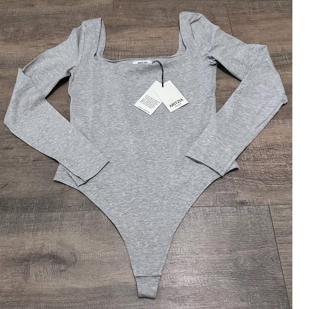 Aritzia Babaton Contour Squareneck Long Sleeve Bodysuit Heather Cloud NWT Medium